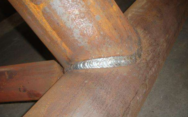 坡口要清潔，不能有鐵銹